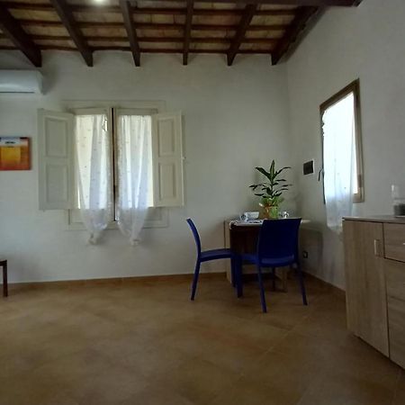 Oltre: Monolocale Con Terrazzo Privato Al Piano Apartman Trapani Kültér fotó